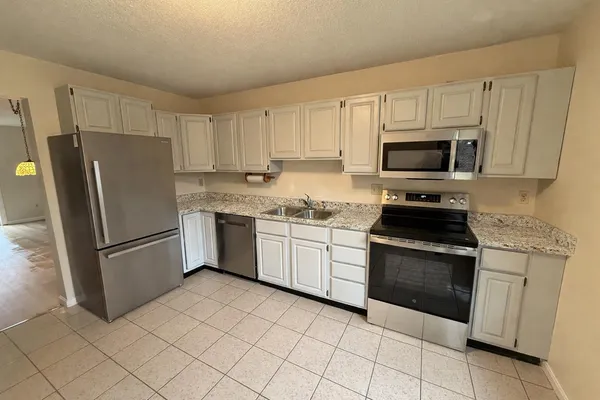 $3,000 | L4 Stonehedge Drive, Unit L4, South Burlington, VT 05403