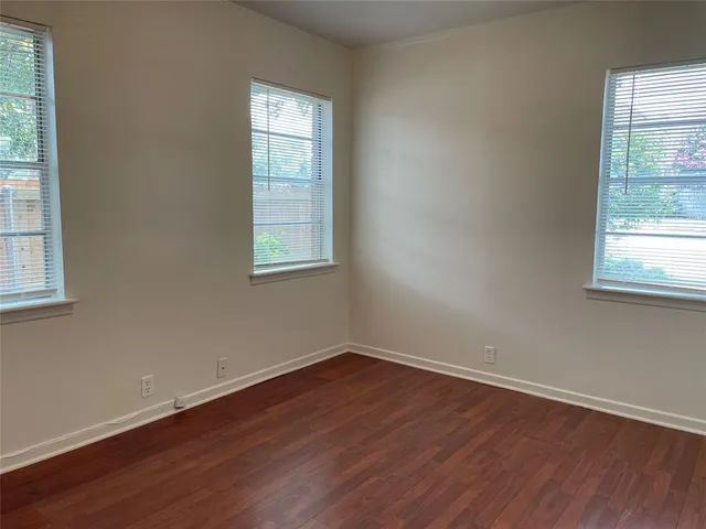 $1,595 | 202 North 5th Street, Midlothian, TX 76065