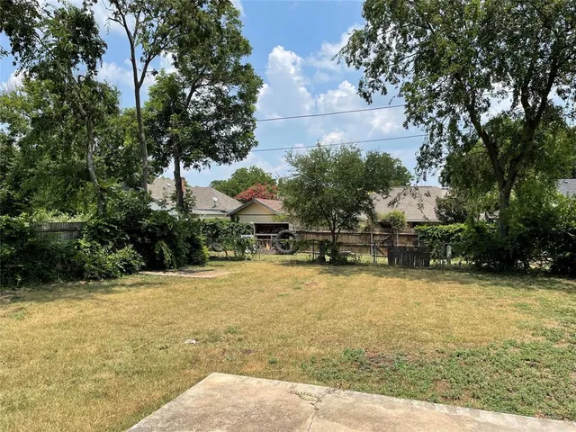 $1,595 | 202 North 5th Street, Midlothian, TX 76065