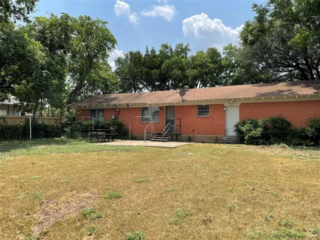 $1,595 | 202 North 5th Street, Midlothian, TX 76065