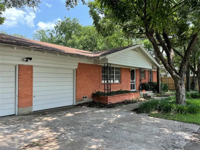 $1,595 | 202 North 5th Street, Midlothian, TX 76065