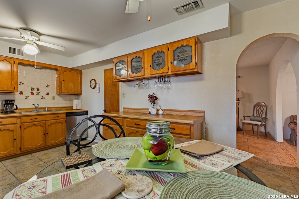 1801 Royal Ridge Drive Eagle Pass, TX 78852 - Photo 10 of 32