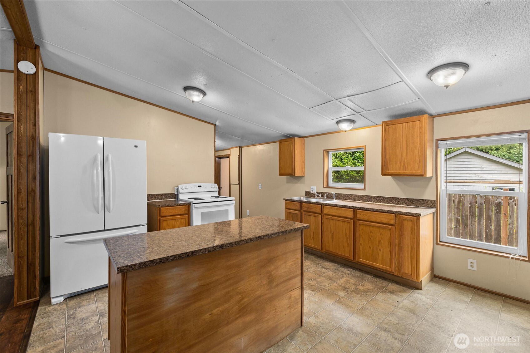 5443 Kinney Road Southwest Olympia, WA 98512 - Photo 6 of 35 Gallery Image 6