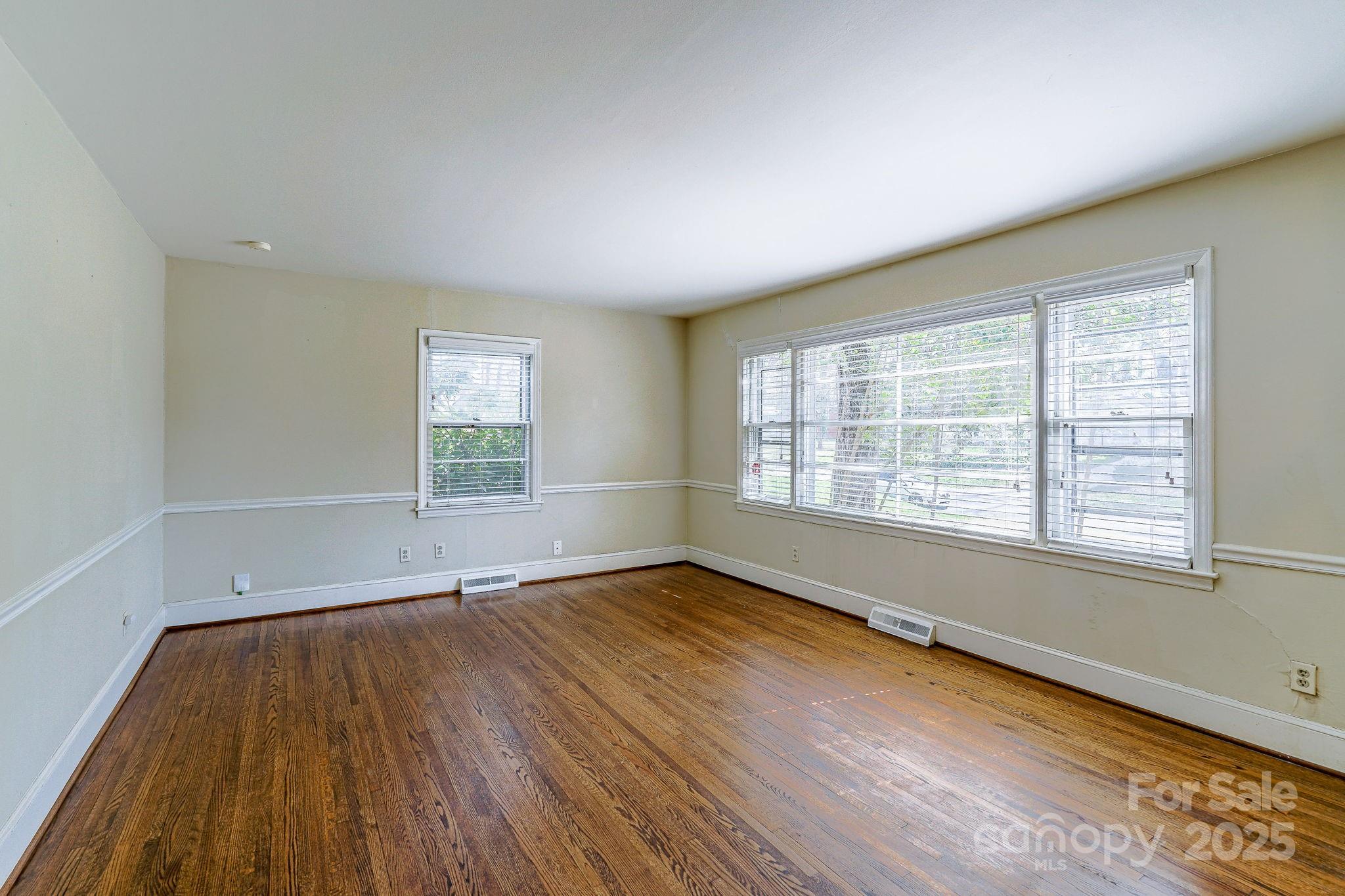 5536 Seacroft Road Charlotte, NC 28210 - Photo 4 of 38 Gallery Image 4