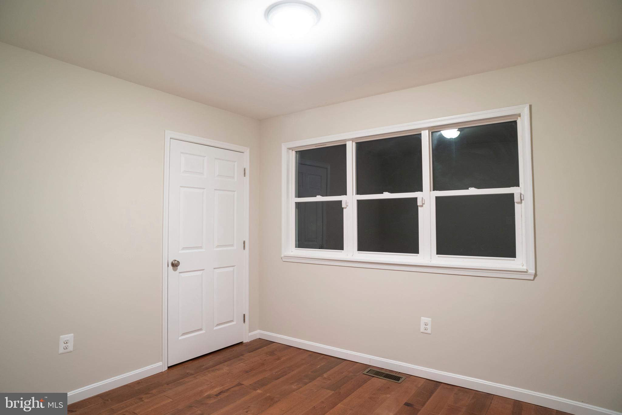 6401 Sherwood Road Baltimore, MD 21239 - Photo 18 of 49