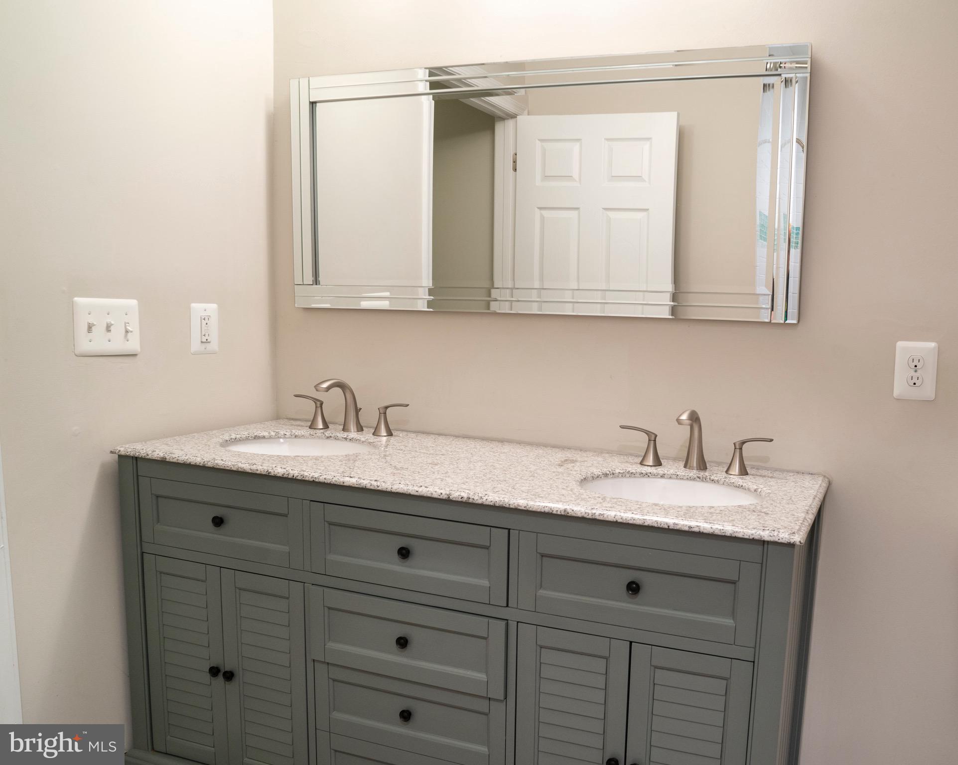 6401 Sherwood Road Baltimore, MD 21239 - Photo 22 of 49