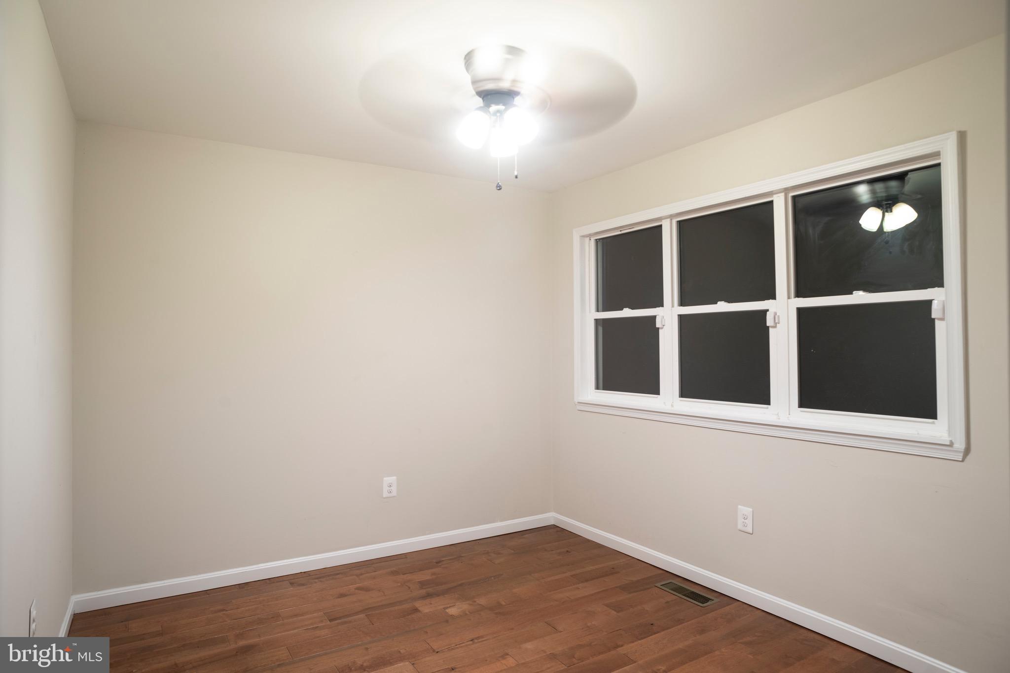 6401 Sherwood Road Baltimore, MD 21239 - Photo 29 of 49