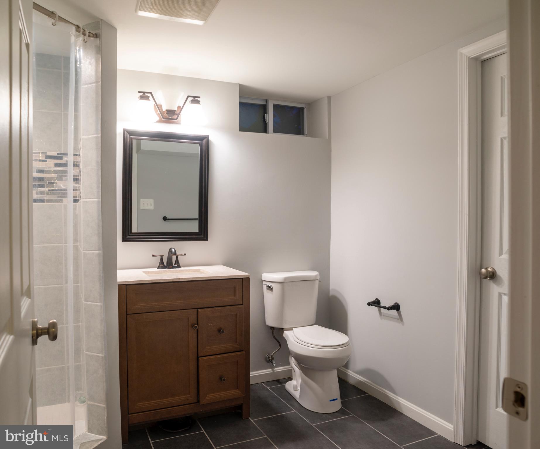 6401 Sherwood Road Baltimore, MD 21239 - Photo 46 of 49