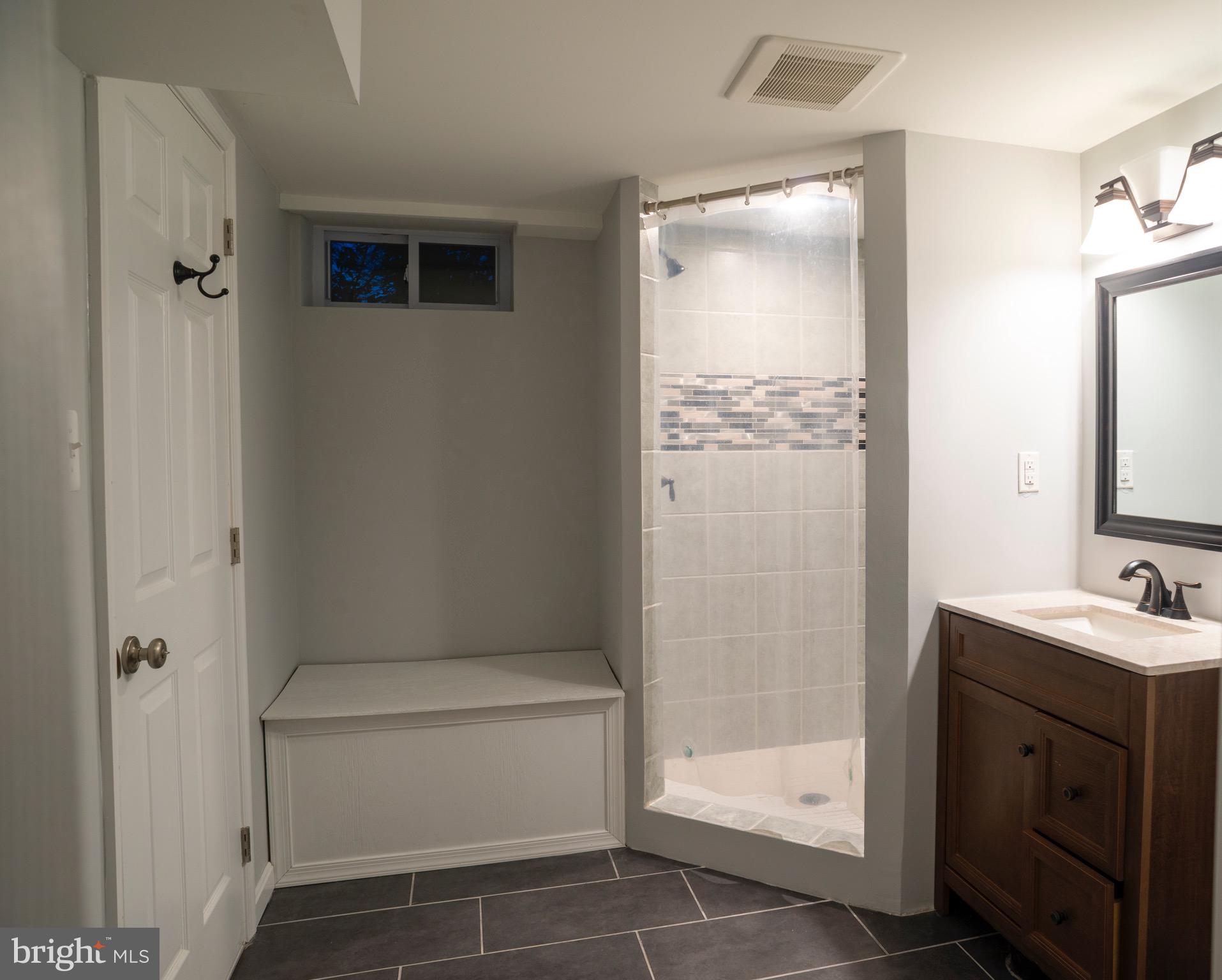 6401 Sherwood Road Baltimore, MD 21239 - Photo 47 of 49