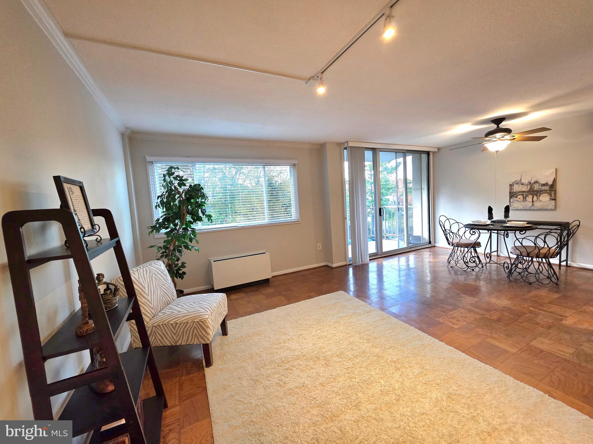 2059 Huntington Avenue, Unit 312 Alexandria, VA 22303 - Photo 1 of 33 Living area