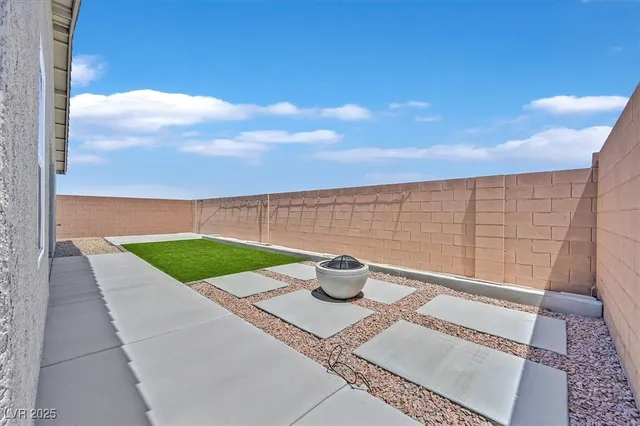 $399,000 | 442 Bridal Veil Falls Street, Indian Springs, NV 89018