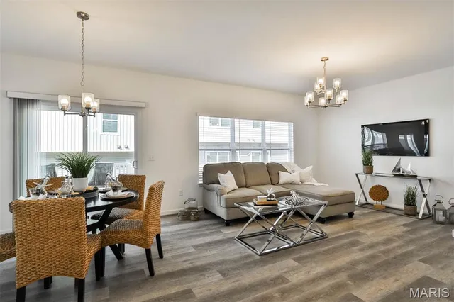 $2,375 | 128 Ripple Crk Drive, Lake St. Louis, MO 63367