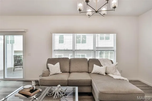 $2,375 | 128 Ripple Crk Drive, Lake St. Louis, MO 63367