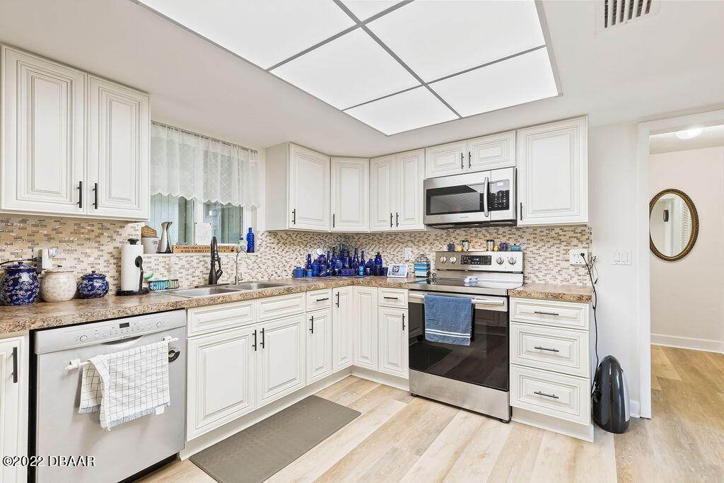 355 Tulip Tree Lane Ormond Beach, FL 32174 - Photo 10 of 40 003A0696