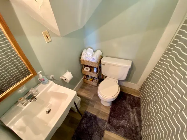 $2,000 | 96 Rhode Island Avenue, Unit 6, Newport, RI 02840