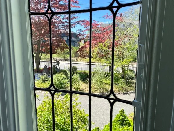 $2,000 | 96 Rhode Island Avenue, Unit 6, Newport, RI 02840