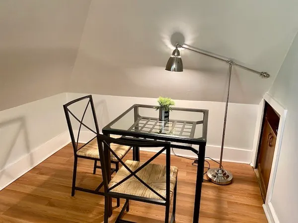 $2,000 | 96 Rhode Island Avenue, Unit 6, Newport, RI 02840