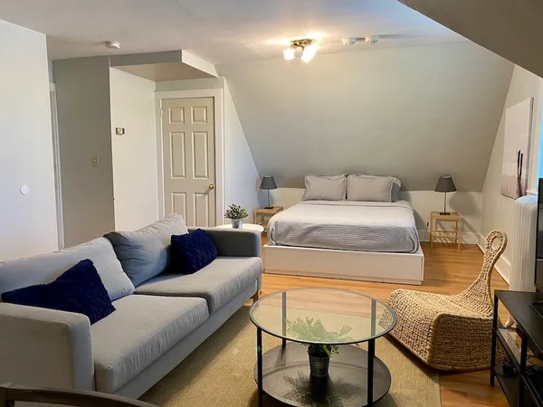 $2,000 | 96 Rhode Island Avenue, Unit 6, Newport, RI 02840