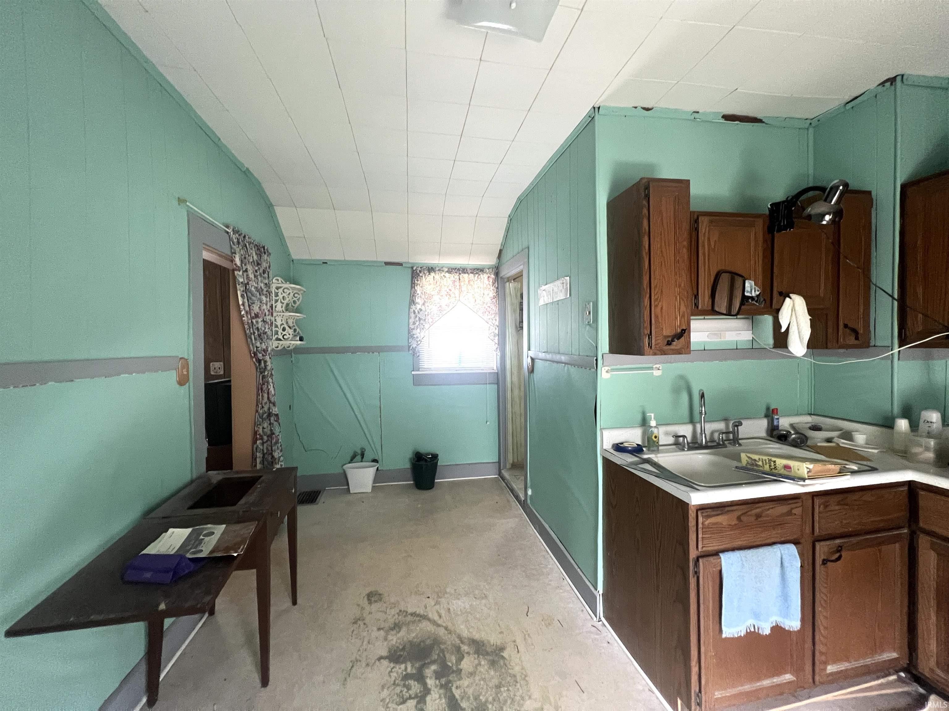 103 East Riverside Drive Peru, IN 46970 - Photo 24 of 27