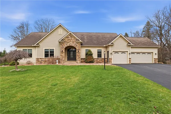 $649,900 | 859 Bel Arbor Drive, Victor, NY 14564