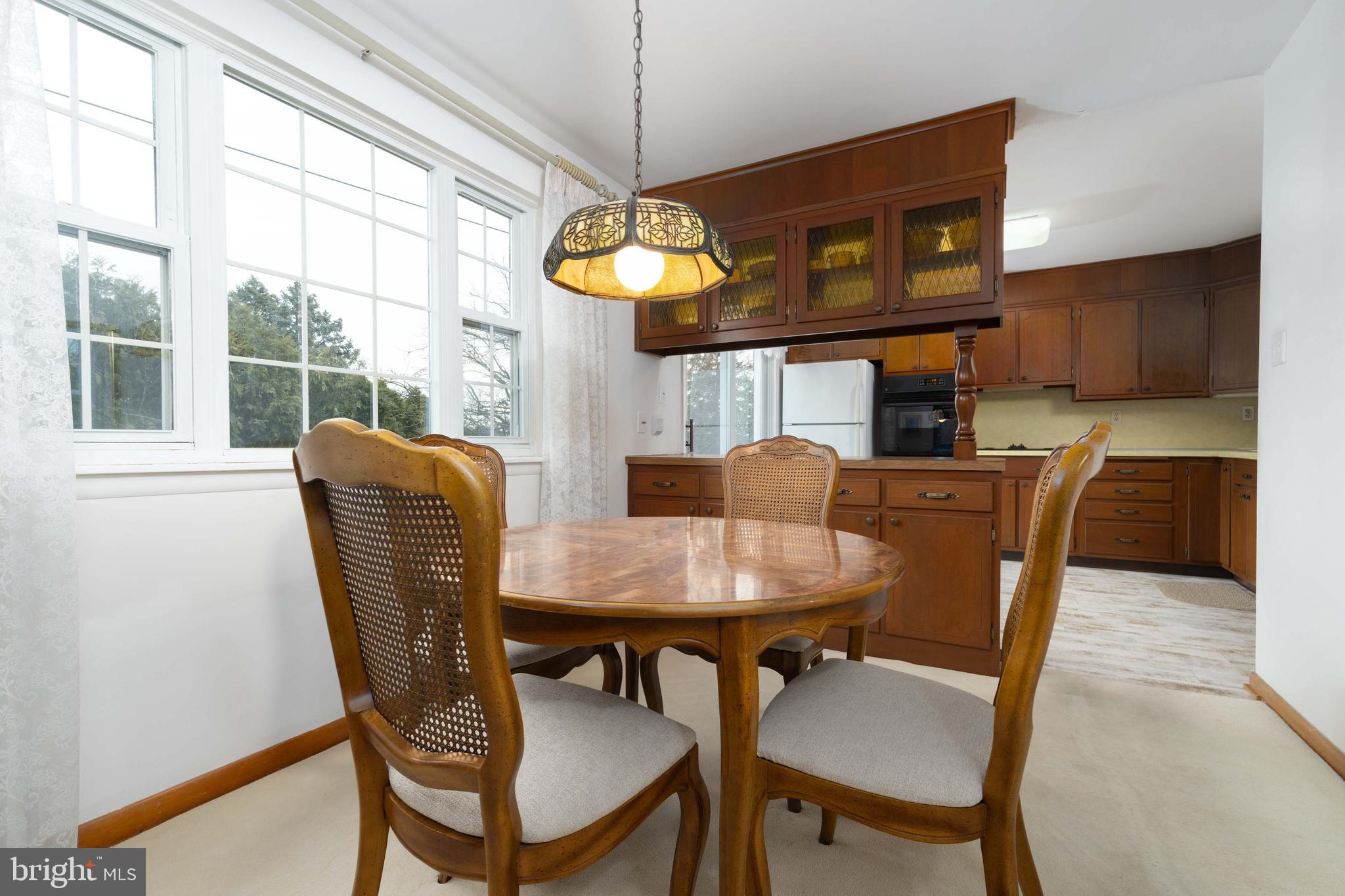 3881 Elder Road Harrisburg, PA 17111 - Photo 11 of 34 a dining room with furniture and window