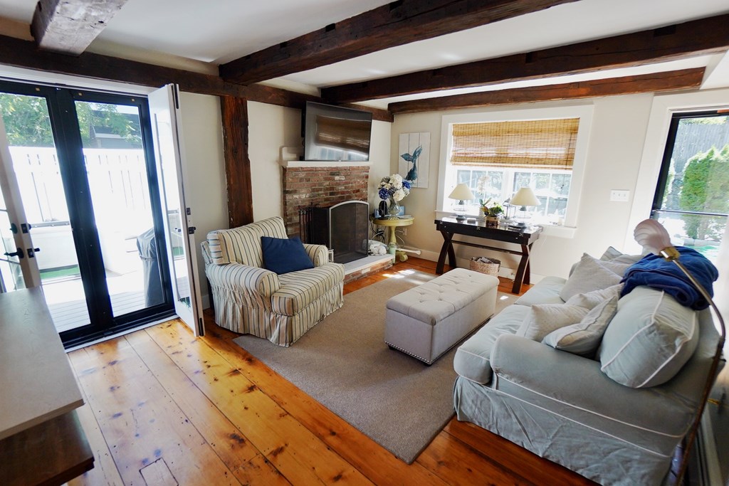 4 Cross Street, Unit 3 Marblehead, MA 01945 - Photo 3 of 11 Gallery Image 3