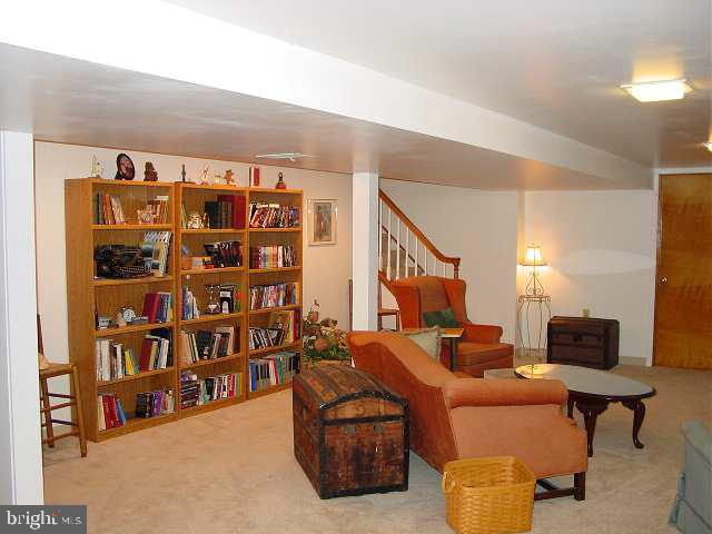 2011 Colonial Road Harrisburg, PA 17112 - Photo 7 of 9 Gallery Image 7