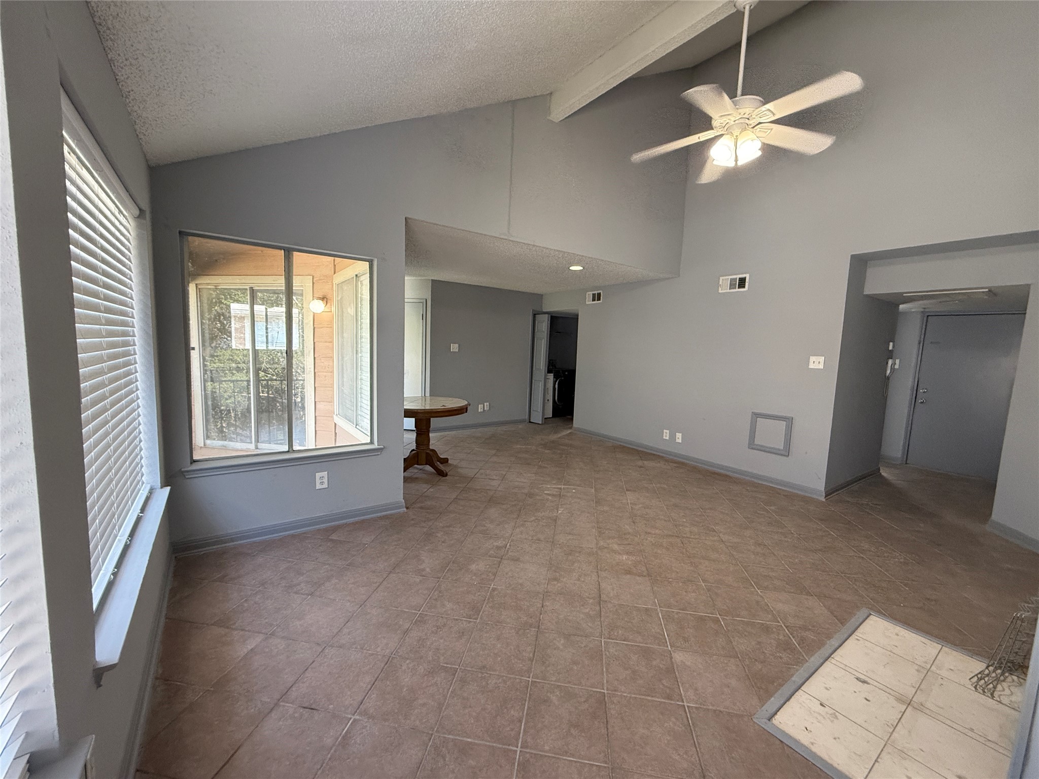 12200 Overbrook Lane, Unit 34D Houston, TX 77077 - Photo 7 of 19 a view of an empty room with a window
