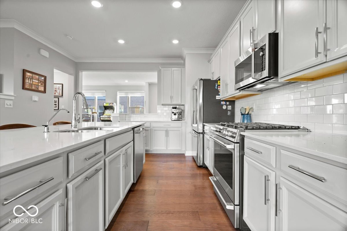 8191 Bostic Drive Fishers, IN 46038 - Photo 12 of 39