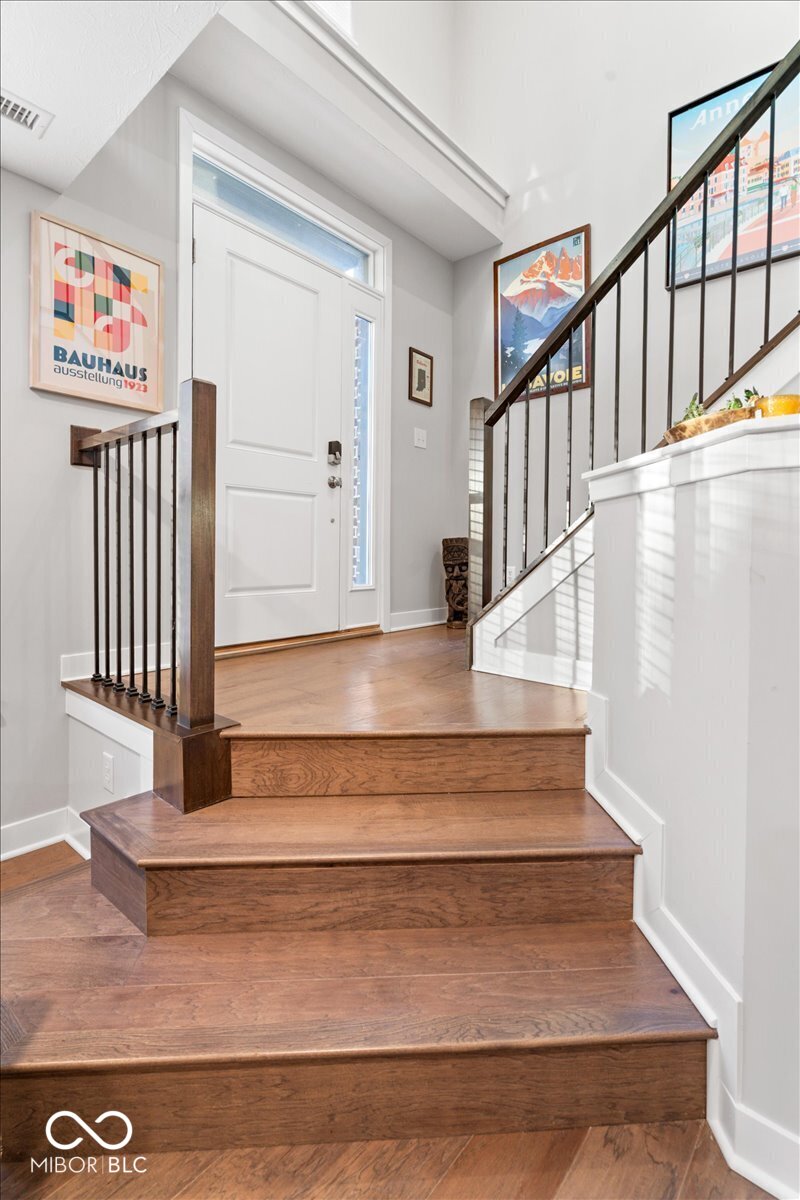 8191 Bostic Drive Fishers, IN 46038 - Photo 3 of 39