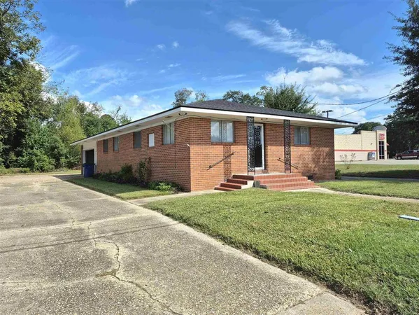 $165,500 | 1022 West 1st Street, DeRidder, LA 70634