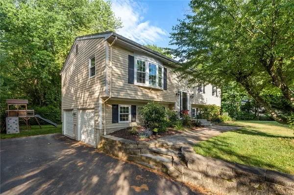 $619,900 | 22 Kinnicutt Avenue, Warren, RI 02885