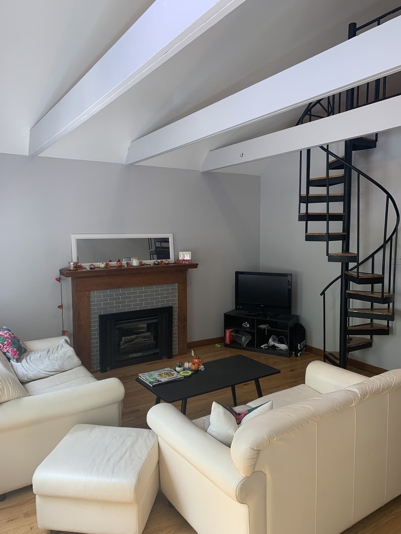 1446 West Polk Street, Unit 2F Chicago, IL 60607 - Photo 3 of 14