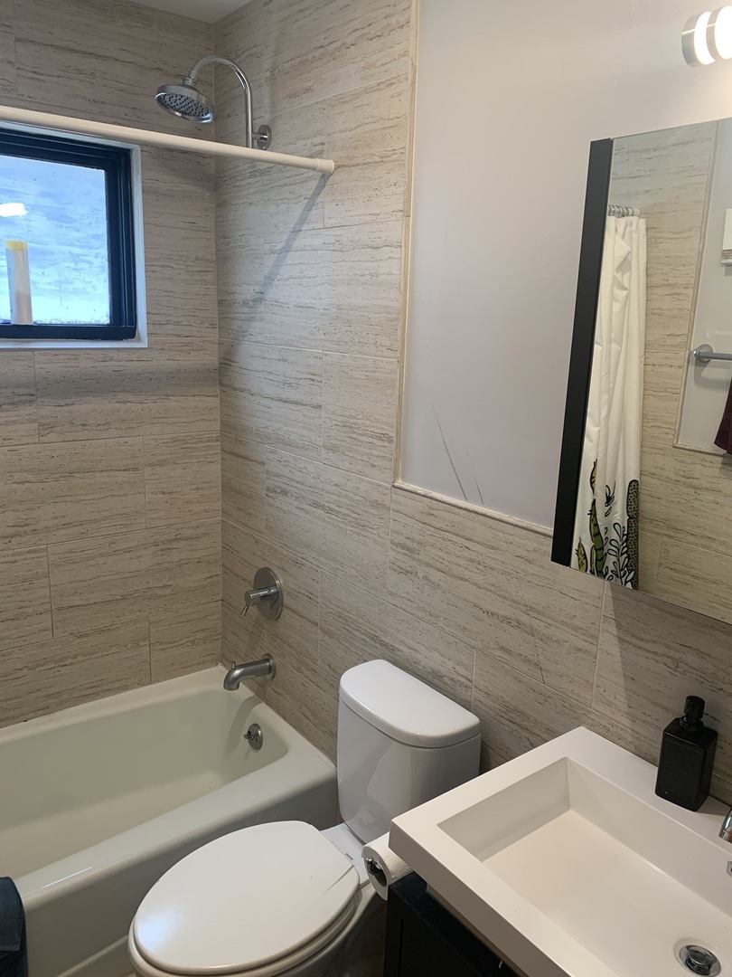 1446 West Polk Street, Unit 2F Chicago, IL 60607 - Photo 8 of 14