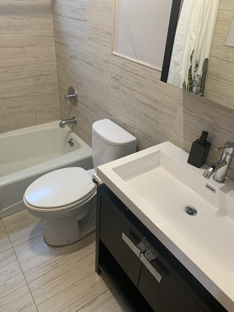 1446 West Polk Street, Unit 2F Chicago, IL 60607 - Photo 9 of 14