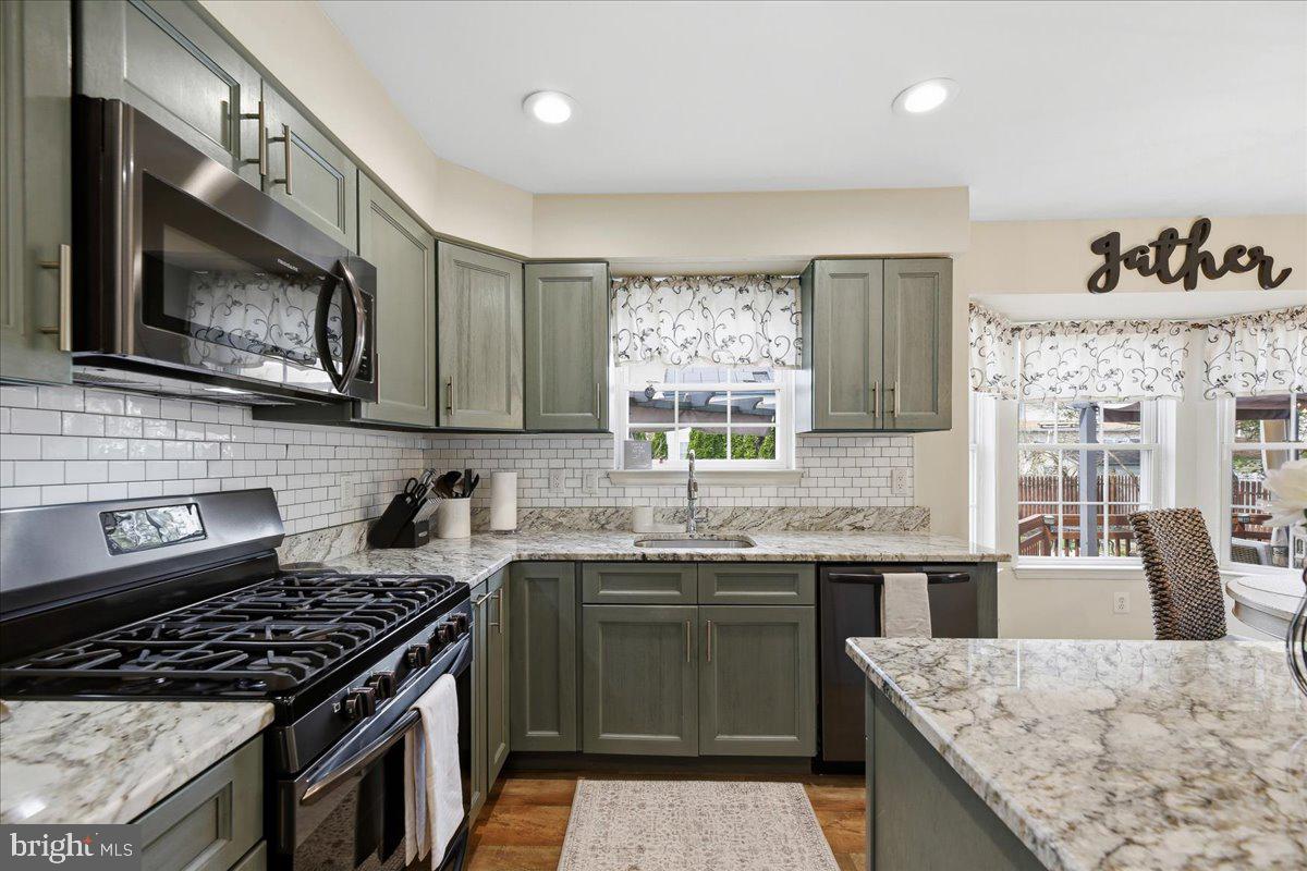 8 Marble Court Sicklerville, NJ 08081 - Photo 12 of 38