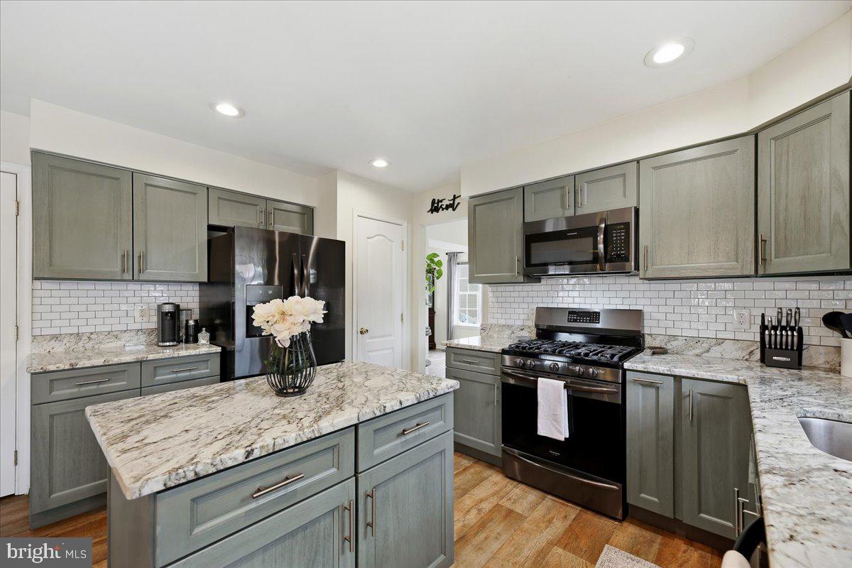 8 Marble Court Sicklerville, NJ 08081 - Photo 13 of 38