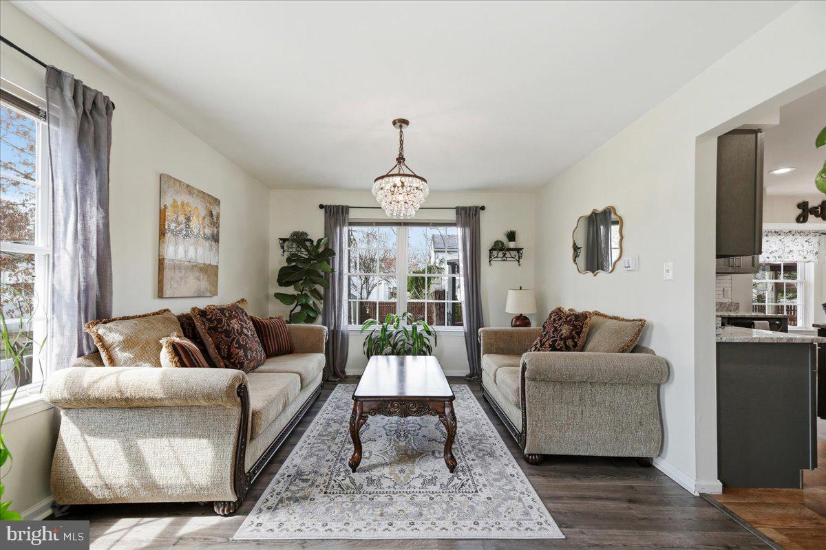 8 Marble Court Sicklerville, NJ 08081 - Photo 10 of 38