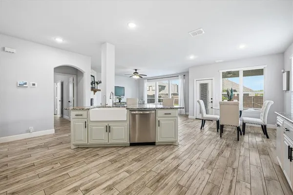 $449,999 | 300 Ben Thomas Street, Burleson, TX 76028