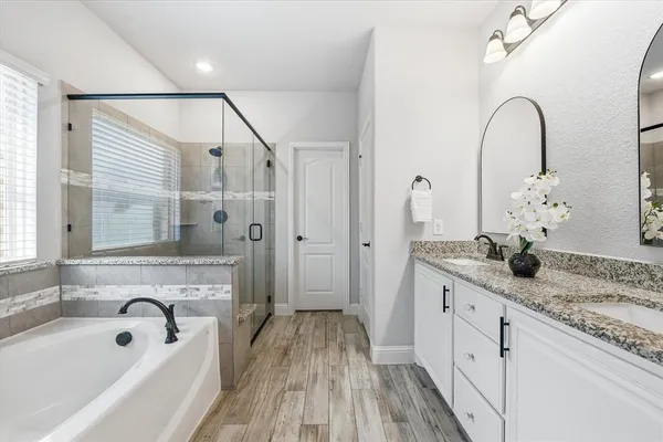 $449,999 | 300 Ben Thomas Street, Burleson, TX 76028