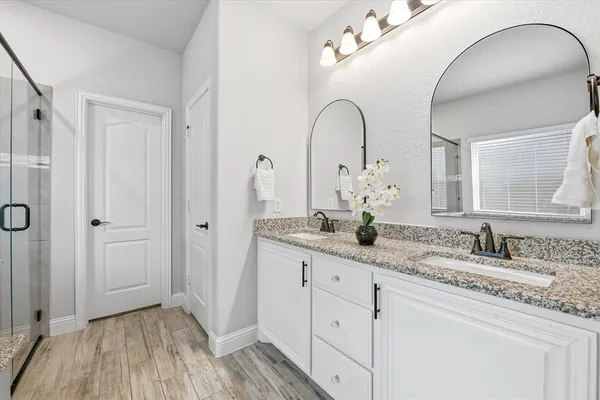 $449,999 | 300 Ben Thomas Street, Burleson, TX 76028