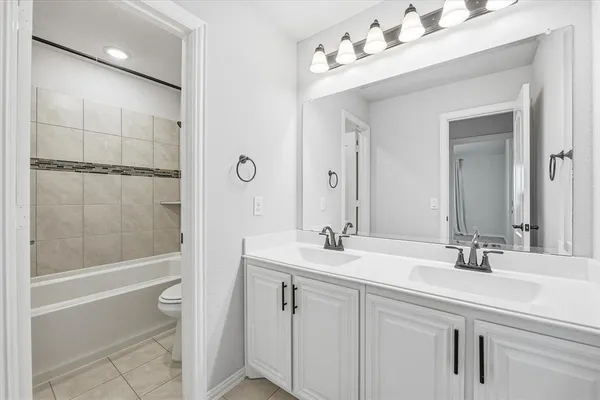 $449,999 | 300 Ben Thomas Street, Burleson, TX 76028