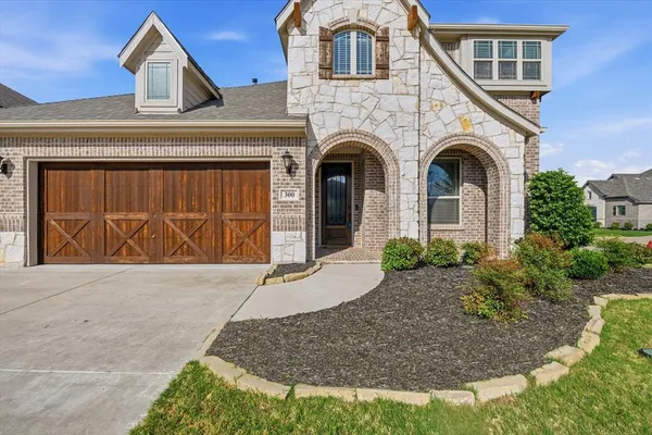 $449,999 | 300 Ben Thomas Street, Burleson, TX 76028