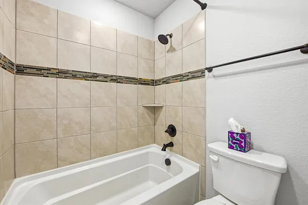 $449,999 | 300 Ben Thomas Street, Burleson, TX 76028