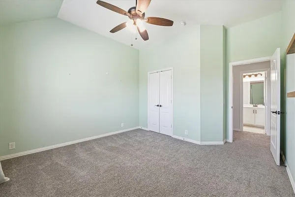 $449,999 | 300 Ben Thomas Street, Burleson, TX 76028