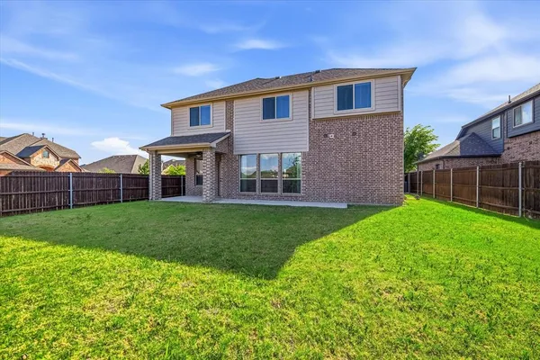 $449,999 | 300 Ben Thomas Street, Burleson, TX 76028