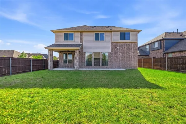 $449,999 | 300 Ben Thomas Street, Burleson, TX 76028