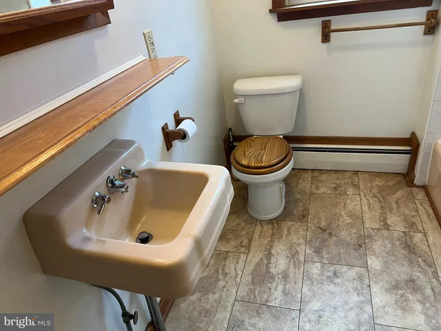 $1,600 | 132 Main Street, Mantua, NJ 08051