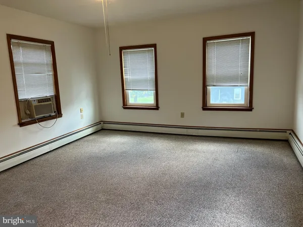 $1,500 | 132 Main Street, Mantua, NJ 08051