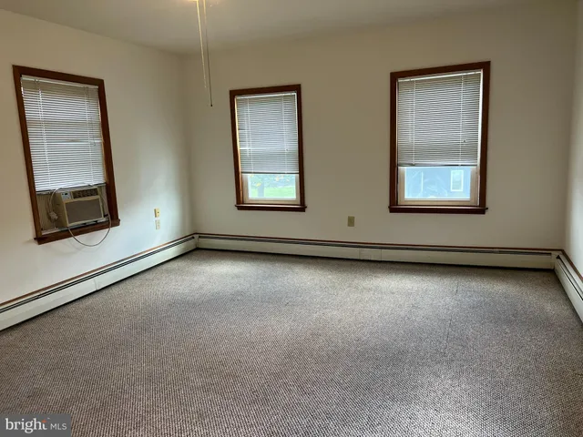 $1,600 | 132 Main Street, Mantua, NJ 08051